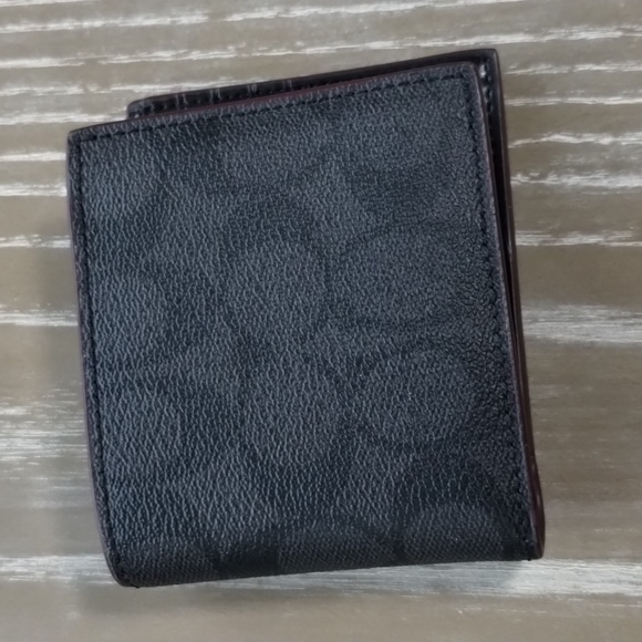 Coach Other - NWT Coach Wallet with Burgundy Trim